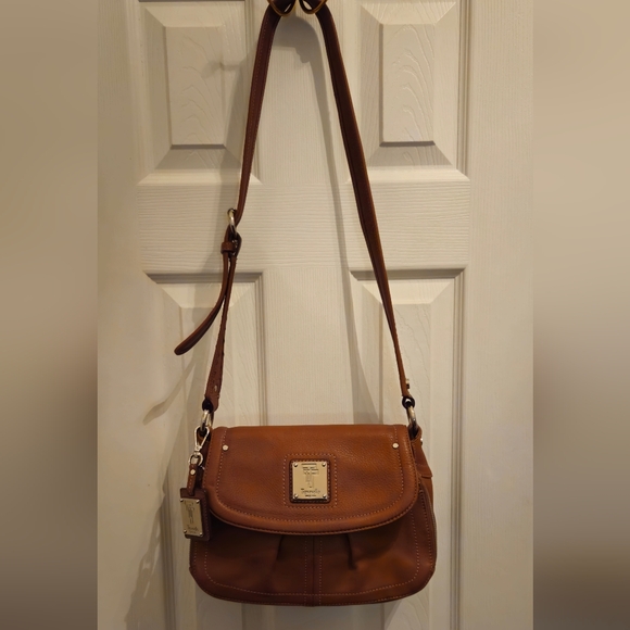 Tignanello Dark Tan Leather Shoulder Bag - Picture 3 of 8